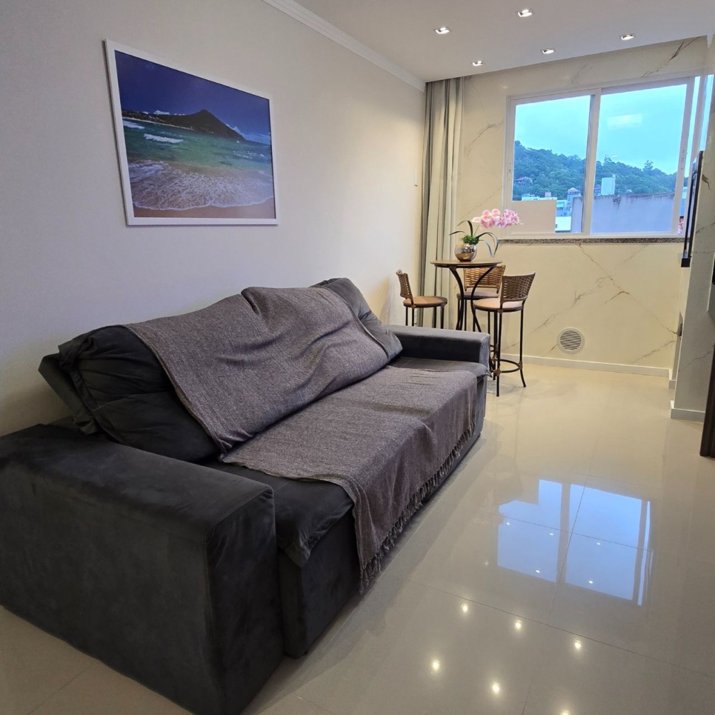 Apartamento L21C em Bombinhas com piscina no condomínio